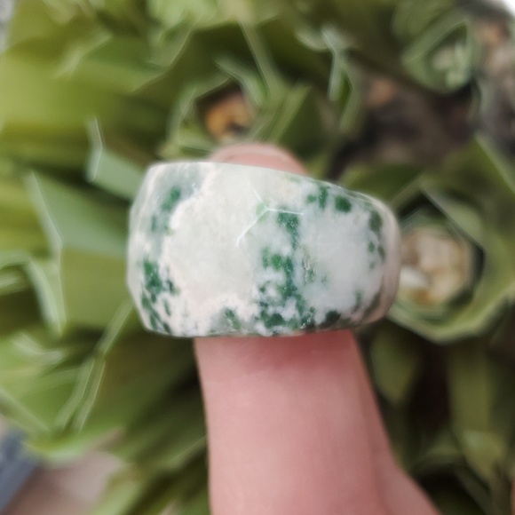 New Faceted Natural Moss Agate Ring. - Picture 10 of 16